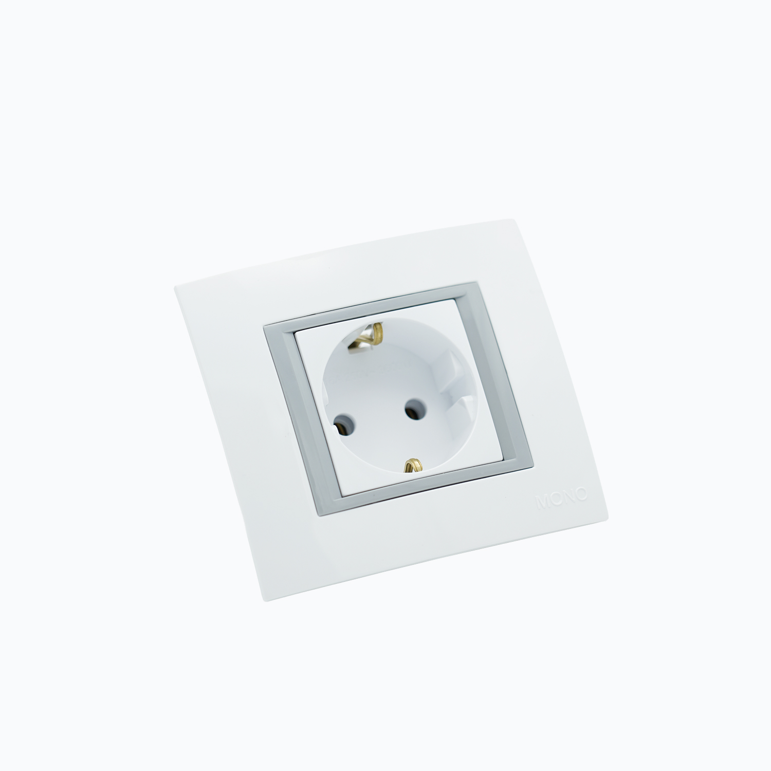 Розетка с заземлением  16A, 250 V