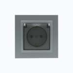 Розетка с заземлением и  крышкой 16A, 250 V