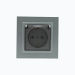 Розетка с заземлением и  крышкой 16A, 250 V