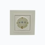 Grounded socket outlet with safety shutters, 16A, 250V