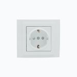 Grounded socket outlet with safety shutters, 16A, 250V