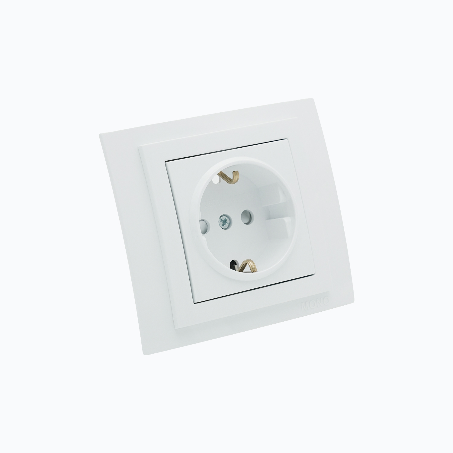 Grounded socket outlet with safety shutters, 16A, 250V