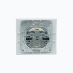 Grounded socket outlet with safety shutters, 16A, 250V