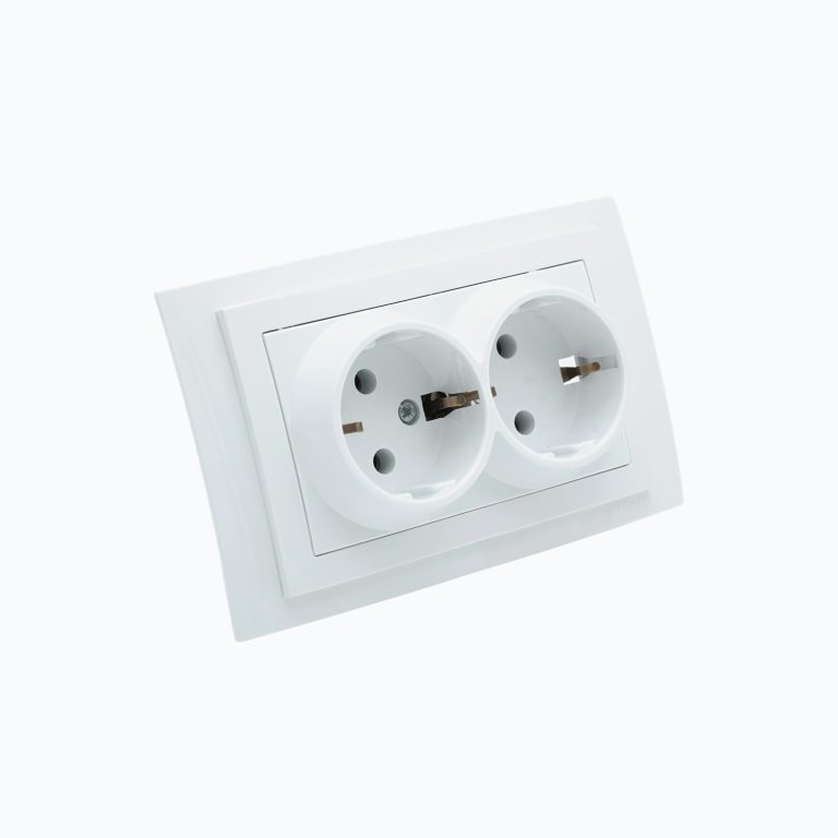 Розетка двойная с заземлением 16A, 250 V