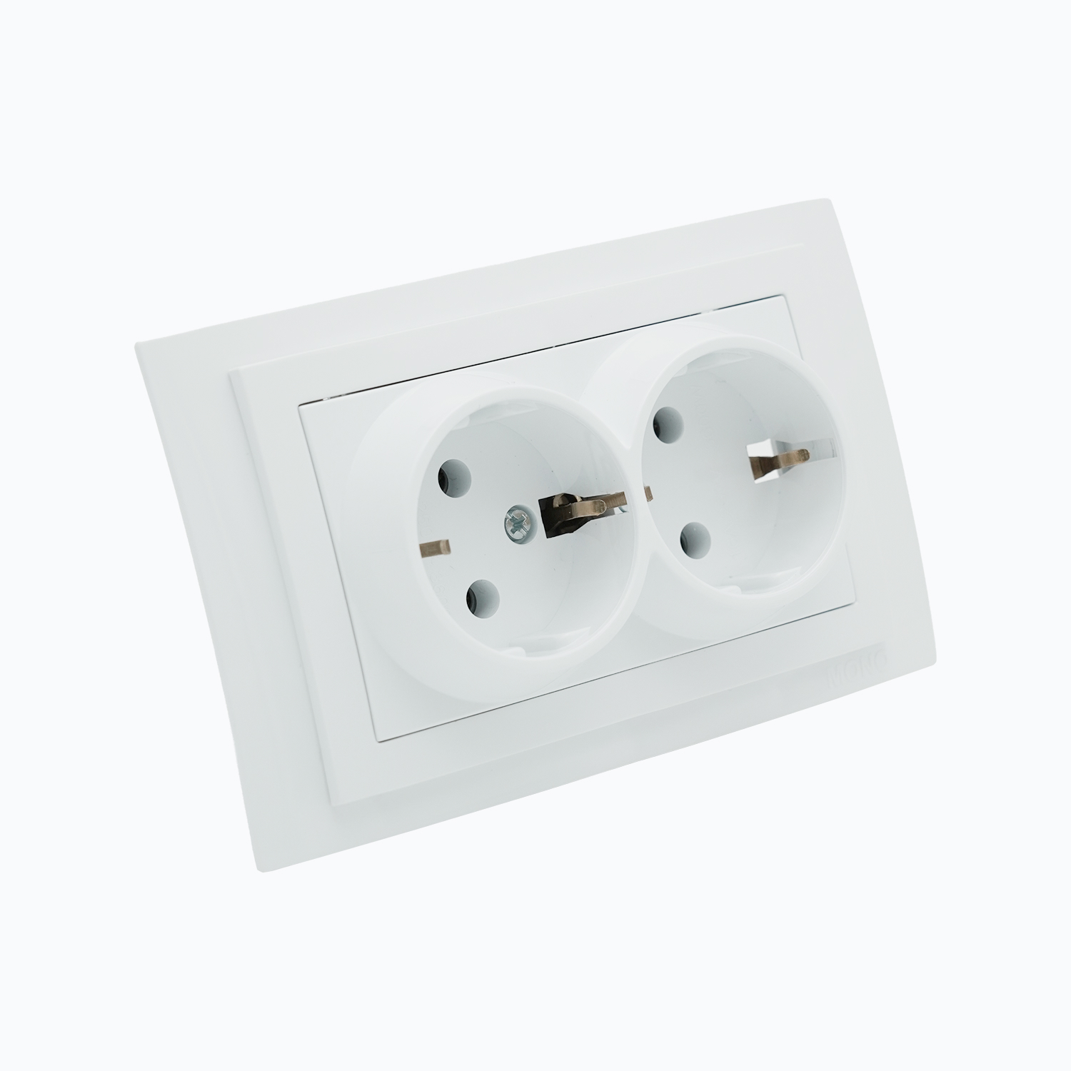 Розетка двойная с заземлением 16A, 250 V