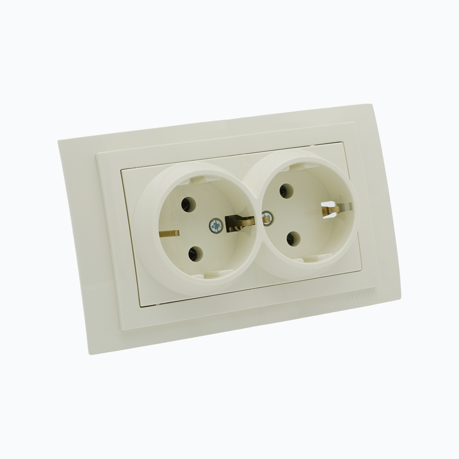 Розетка двойная с заземлением 16A, 250 V