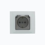 Grounded socket with cover 16A, 250 V