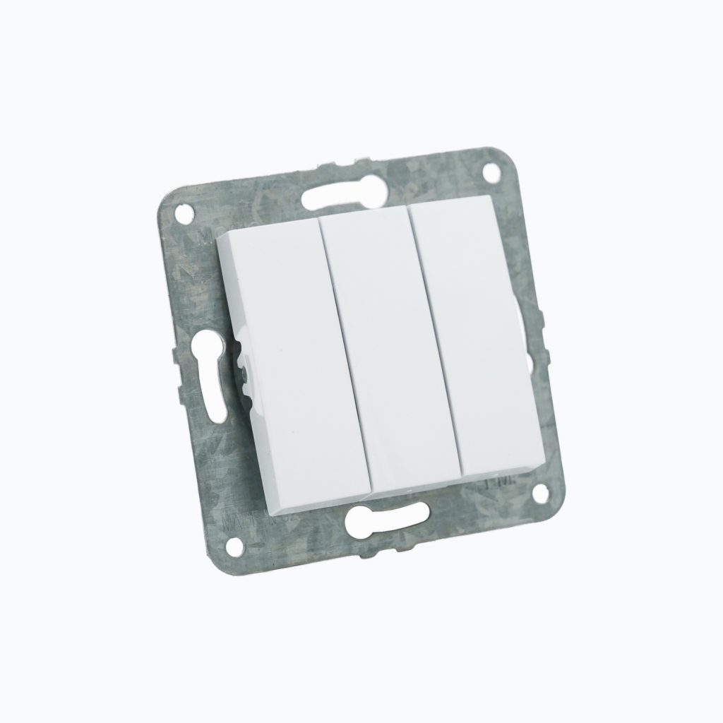 Выключатель трехклавишный 10AX, 250 V