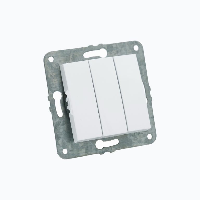 Выключатель трехклавишный 10AX, 250 V