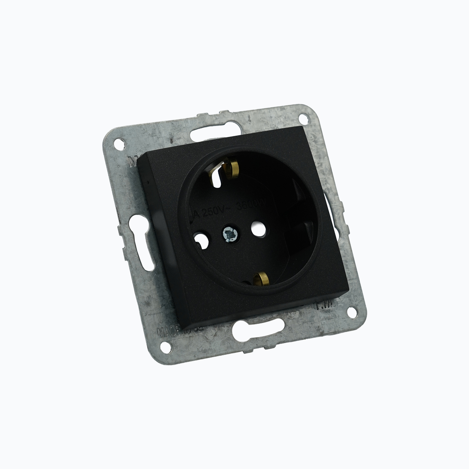 Розетка с заземлением и защитными шторками 16A, 250 V