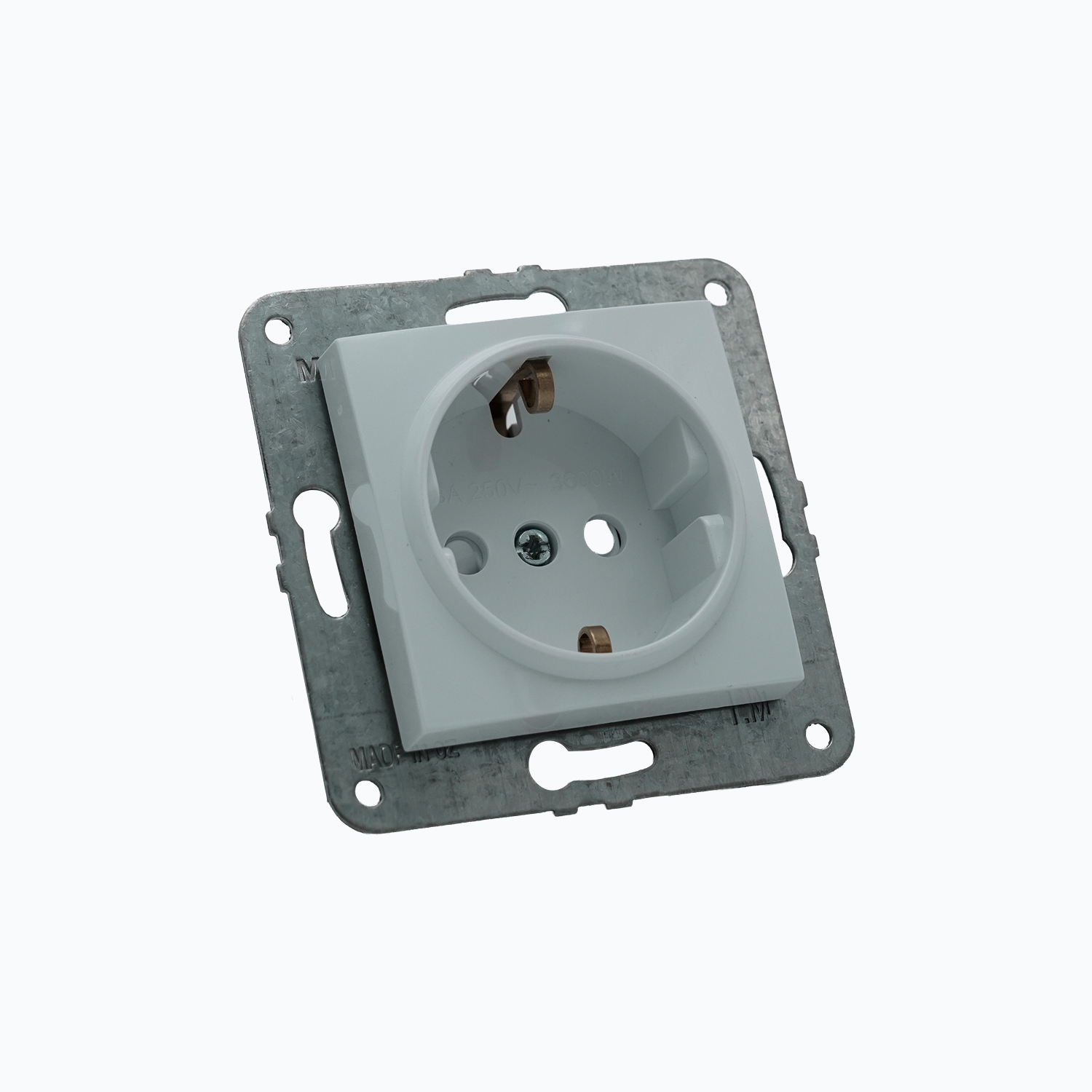 Розетка с заземлением и защитными шторками 16A, 250 V