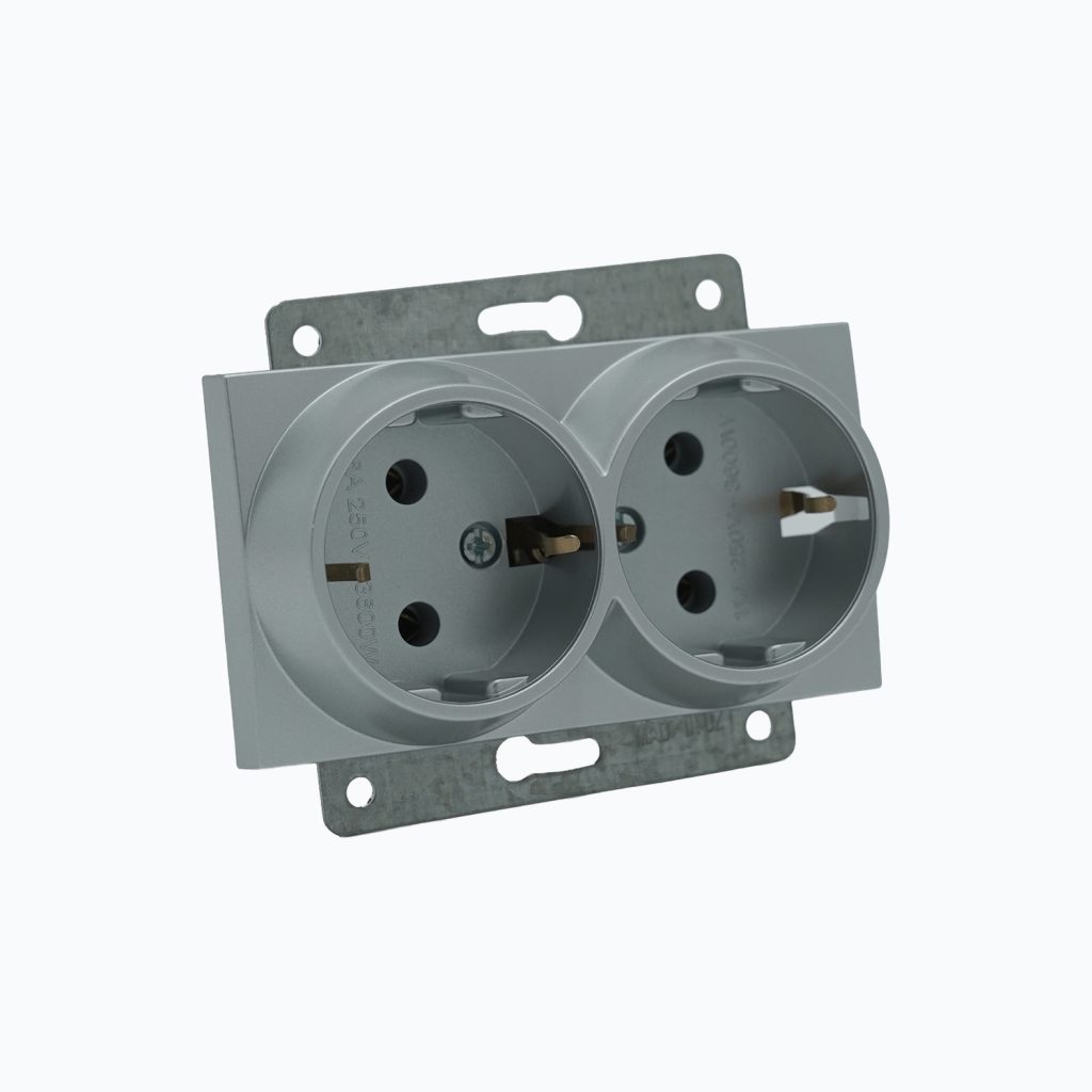 Double grounded socket, 16A, 250 V