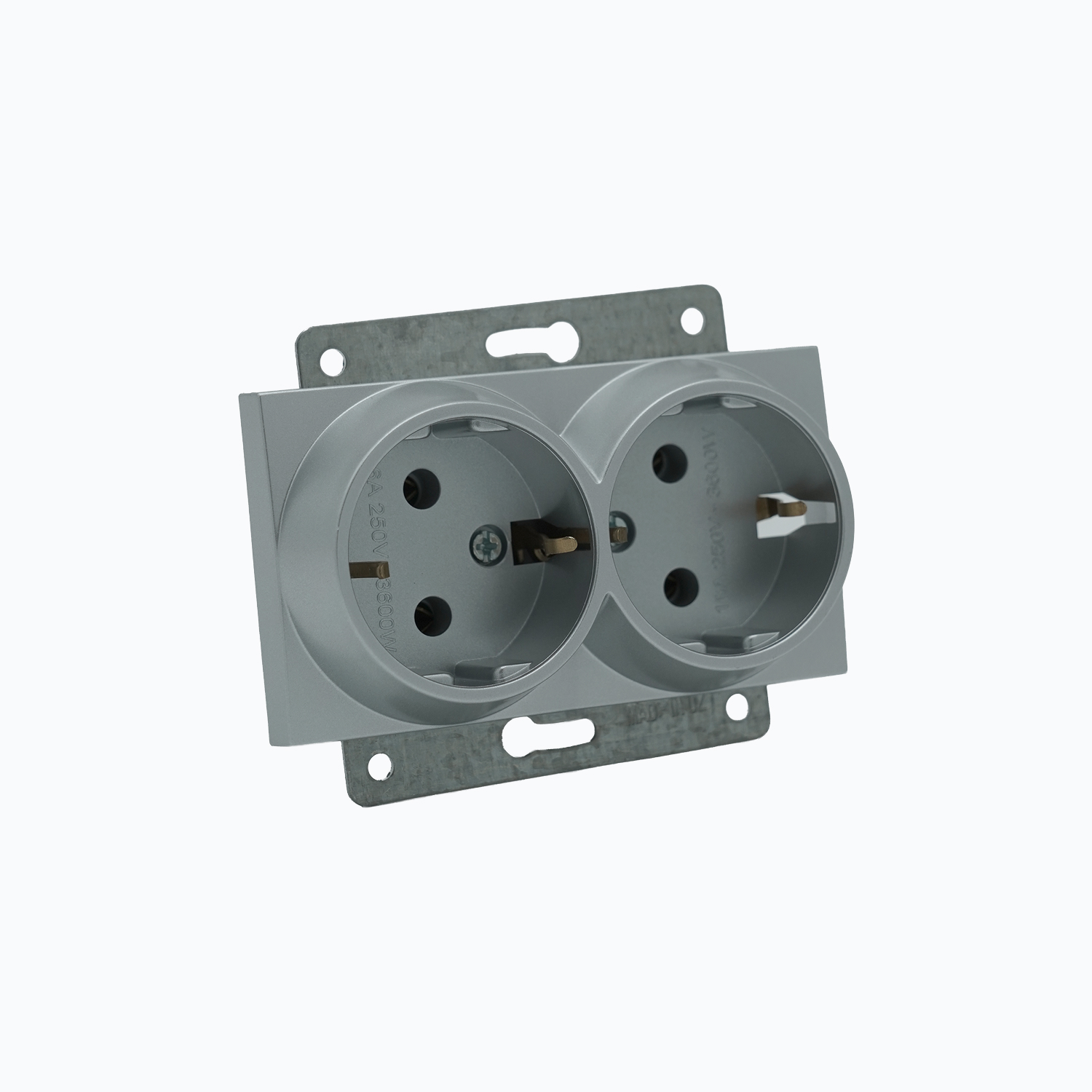 Розетка двойная с заземлением  16A, 250 V