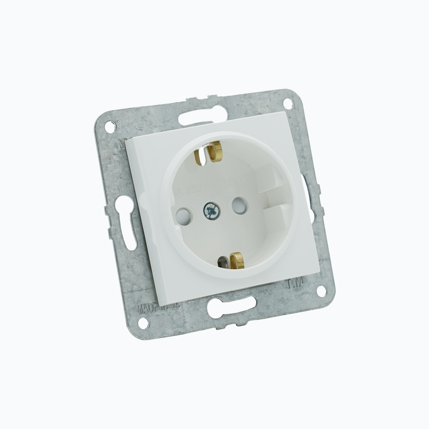 Grounded socket outlet with safety shutters, 16A, 250V