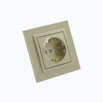 Розетка с заземлением и защитными  шторками 16A, 250 V