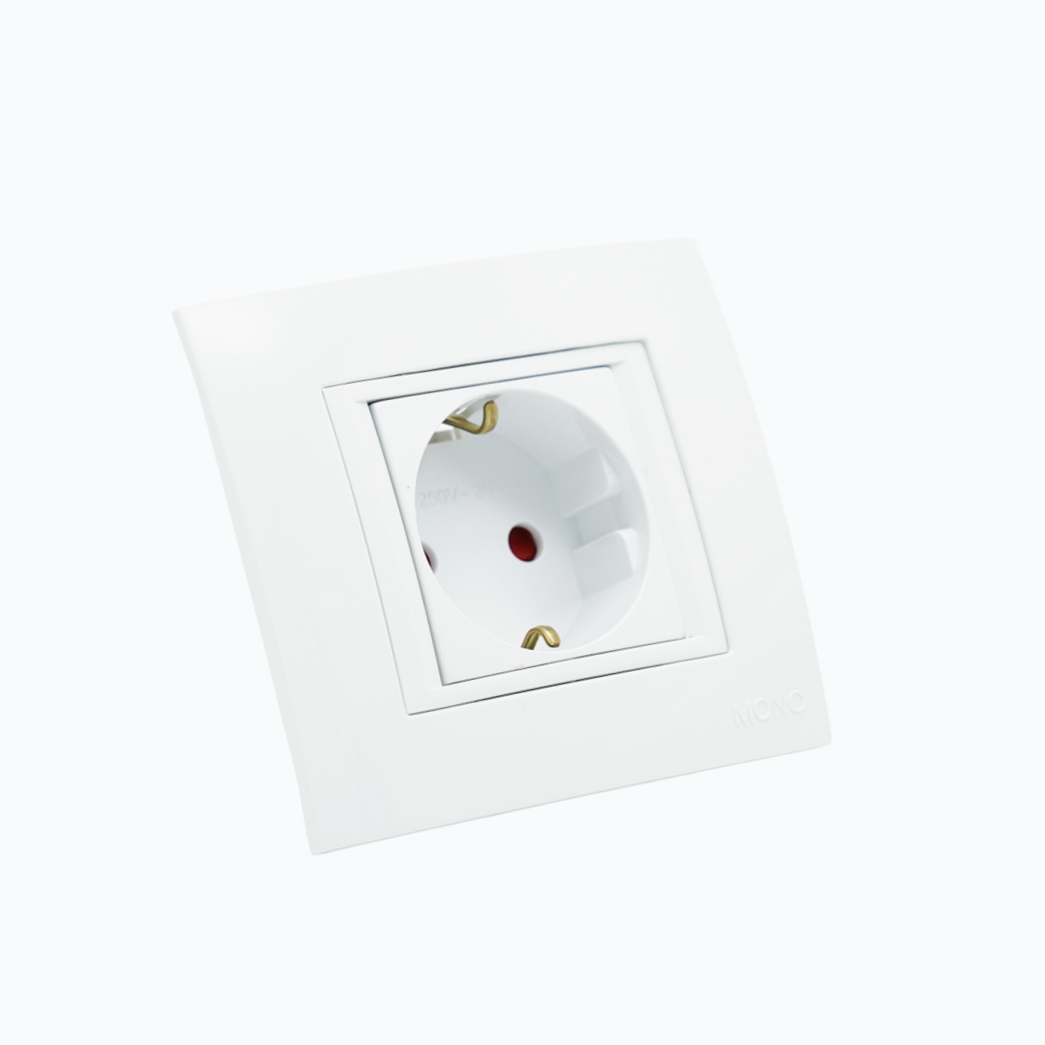Grounded socket outlet with safety shutters, 16A, 250V