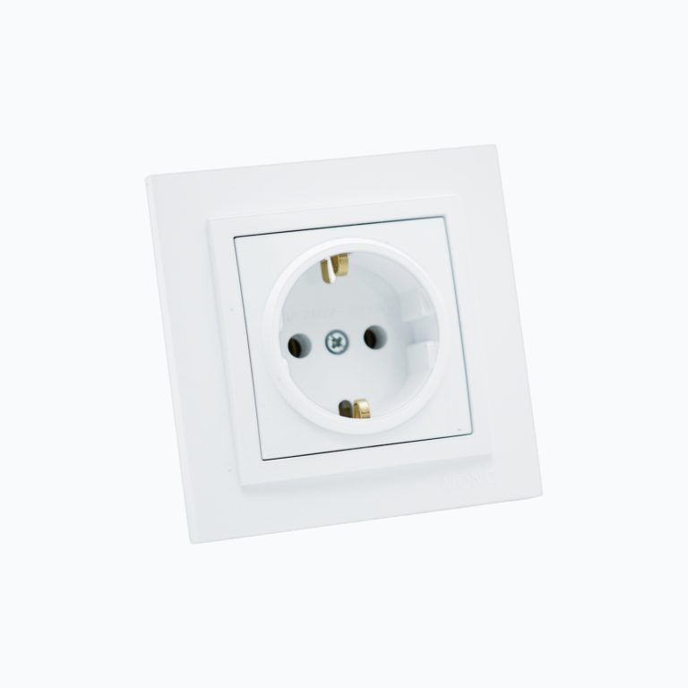 Yerga ulash kontaktli rozetka 16A, 250 V