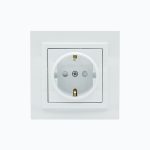 Розетка с заземлением и защитными  шторками 16A, 250 V