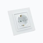 Розетка с заземлением и защитными  шторками 16A, 250 V