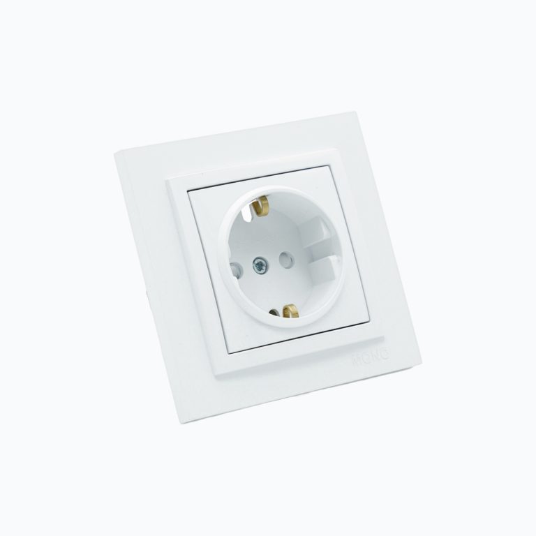 Розетка с заземлением и защитными  шторками 16A, 250 V