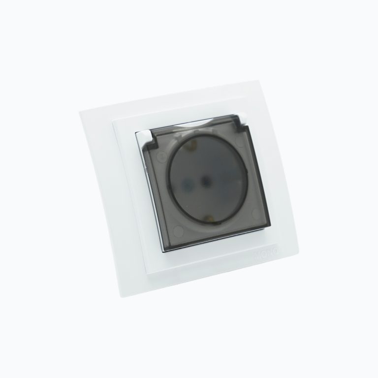 Розетка с заземлением и крышкой 16A, 250 V