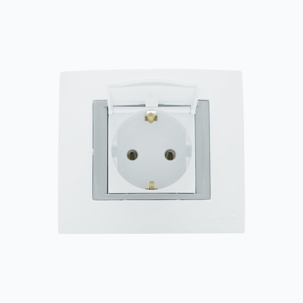 Grounded socket with cover 16A, 250 V