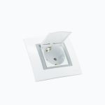 Розетка с заземлением и  крышкой 16A, 250 V