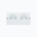 Child-protected combination unit: 2 socket outlets without earth contact