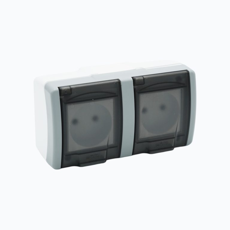 Socket outlet without earth contact + socket outlet without earth contact