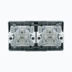 Socket outlet with child protection without earth contact + socket outlet without earth contact