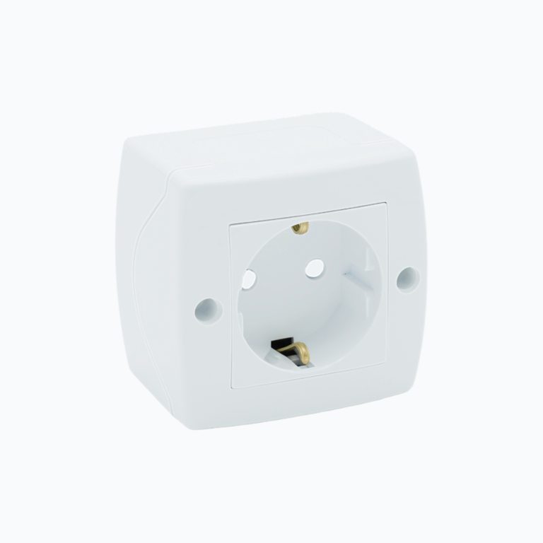 Socket outlet with earth contact and child protection, 16A, 250V