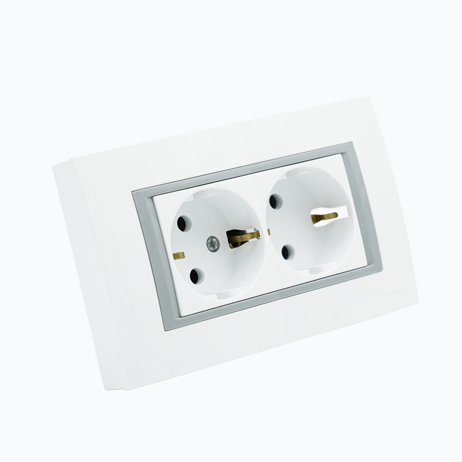 Розетка двойная с заземлением 16A, 250 V