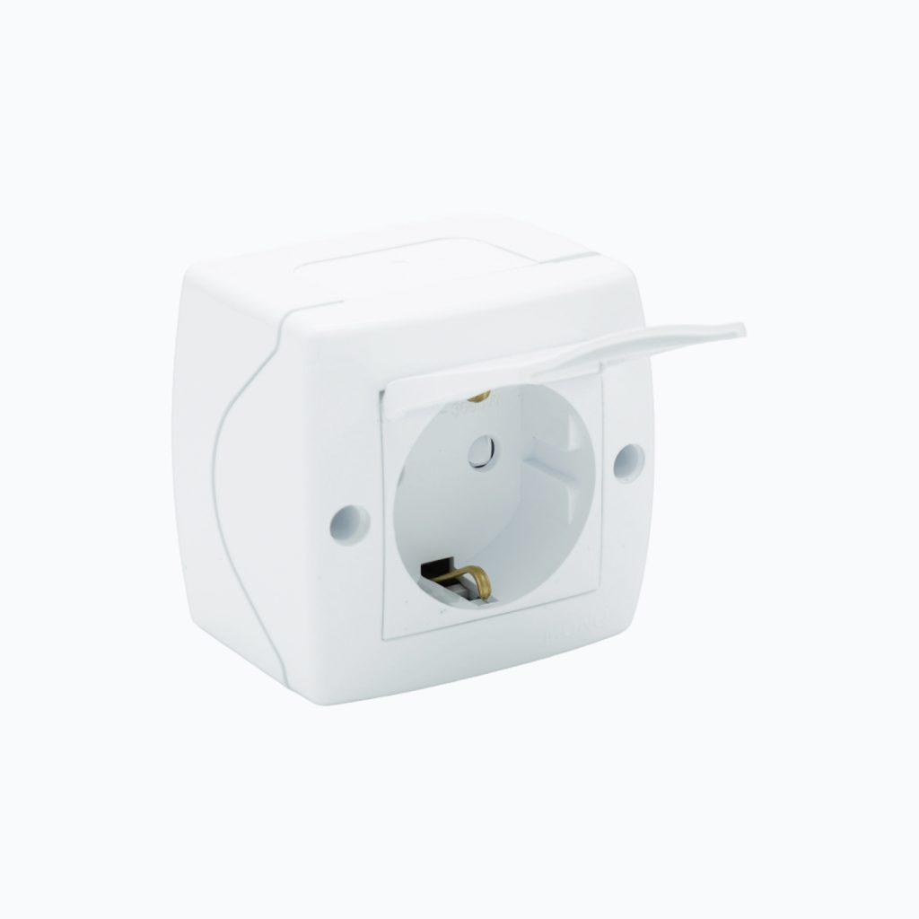 Розетка с крышкой, заземление и защитой от детей 16A, 250 V