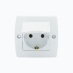 Grounded socket with cover 16A, 250 V