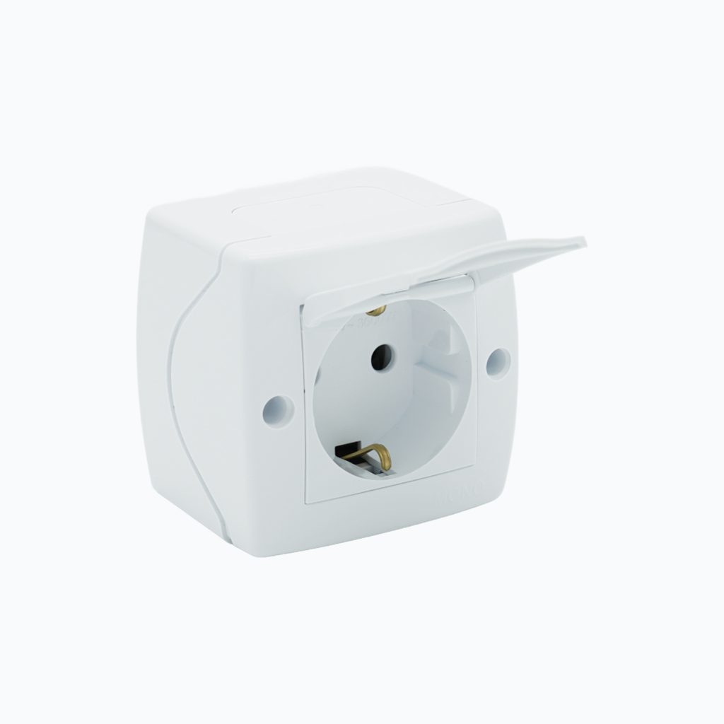 Розетка с крышкой и заземлением 16A, 250 V